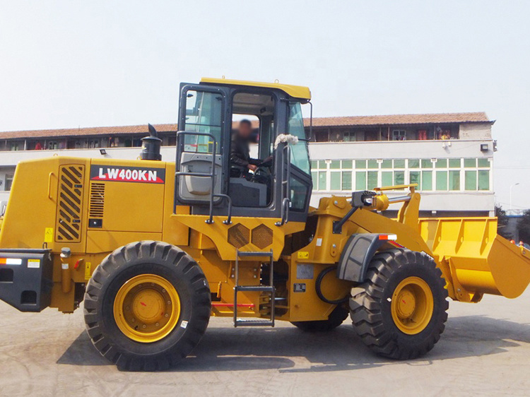 Hot Selling 4t Mini Wheel Loader Lw400kn with 2.4cbm Bucket Competitive Price