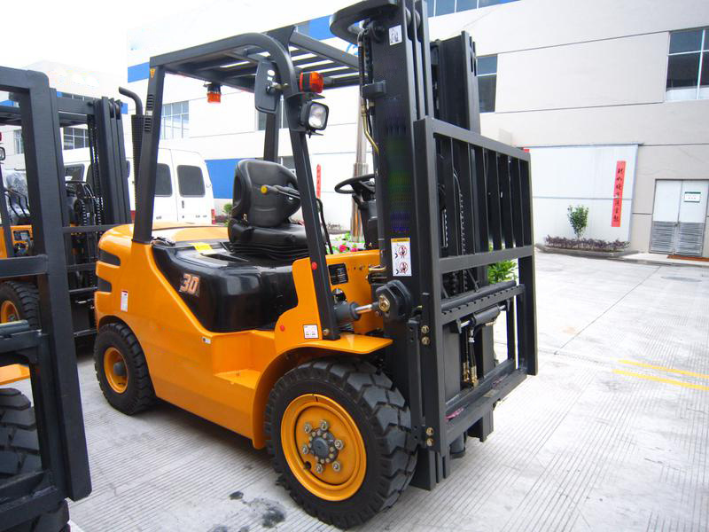 Huahe 3m Lifting Height 3 Ton Mini Diesel Forklift Hh30z in Stock