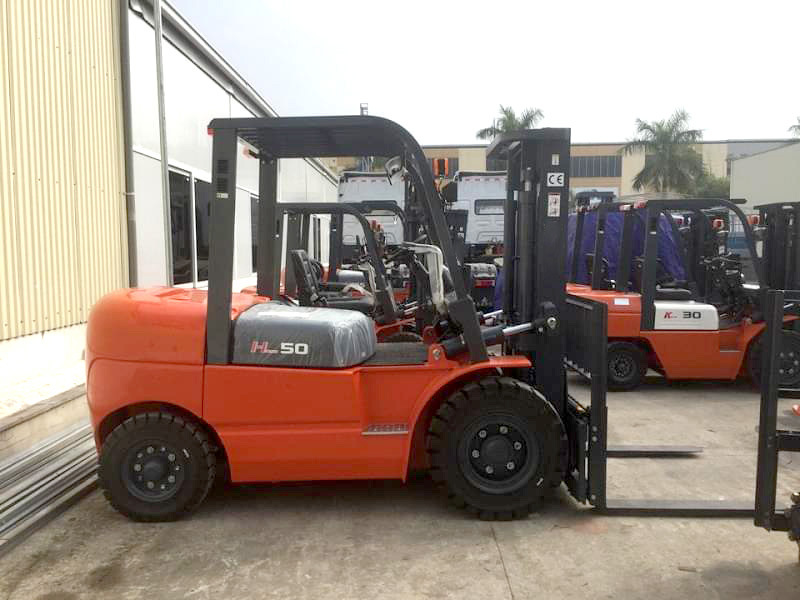 Logistic Machinery High Reliability Cpcd50 5 Ton Forklift