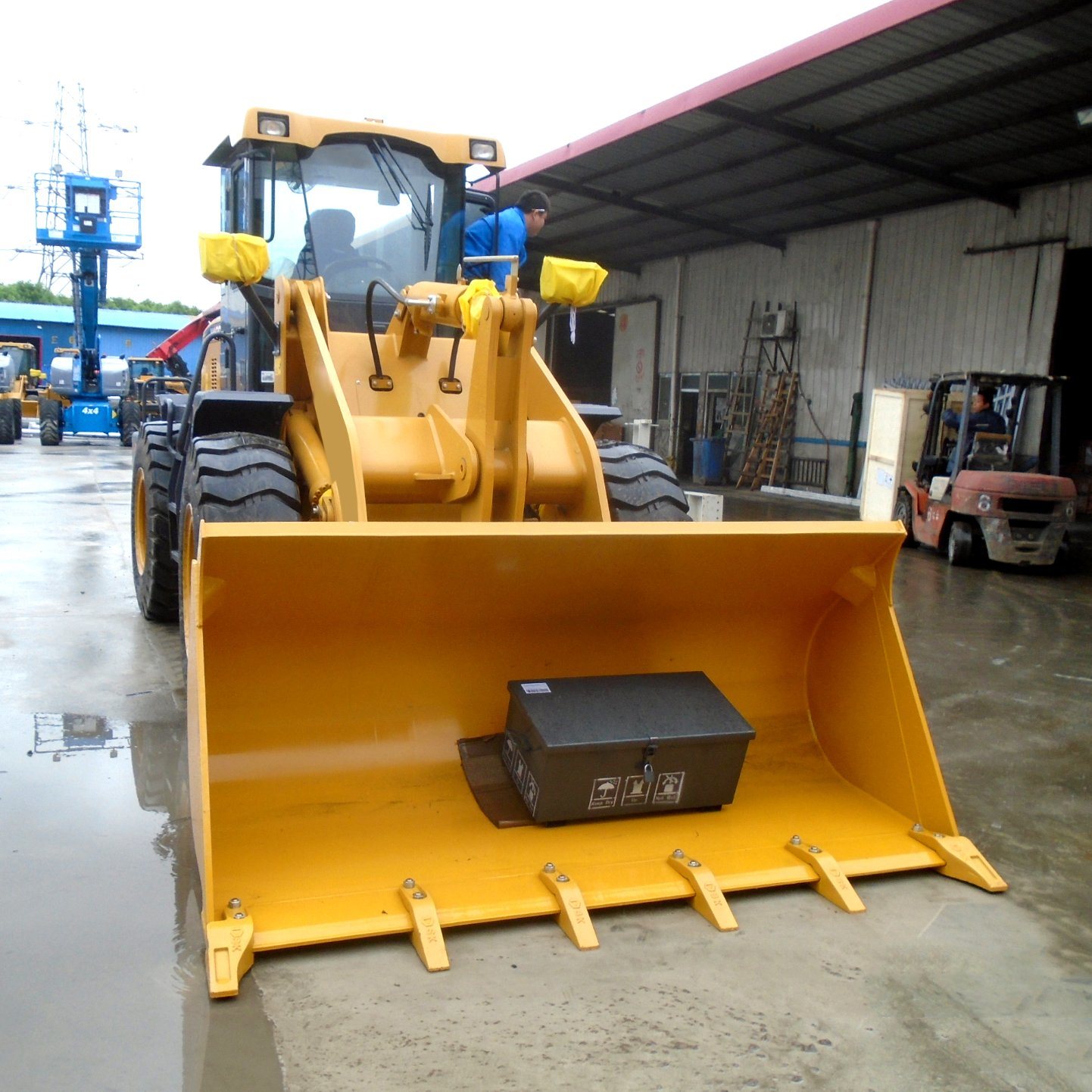 China 
                Lw300fn Wheel Loader with Factory Price
             supplier