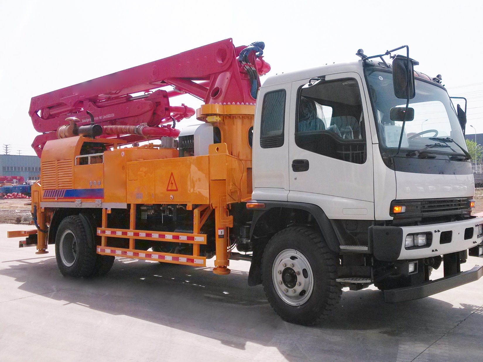 China 
                新 37m コンクリートポンプ成形機 HOWO トラック価格
             supplier