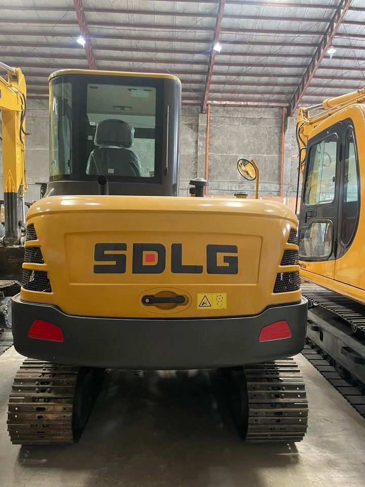 Official E660FL 6ton Crawler Excavator with Japanese Engine