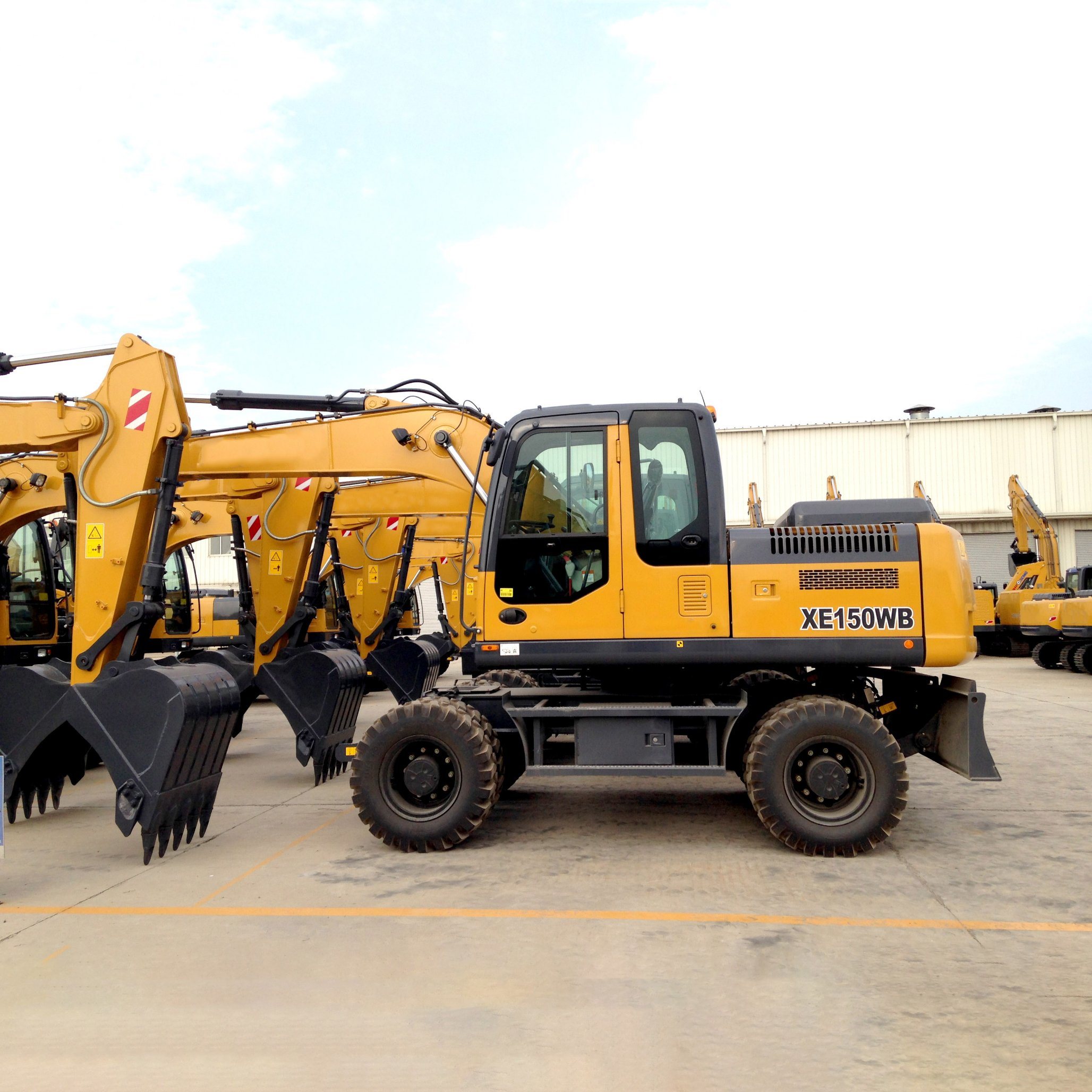 Original New 15ton Wheel Excavator Xe150wb