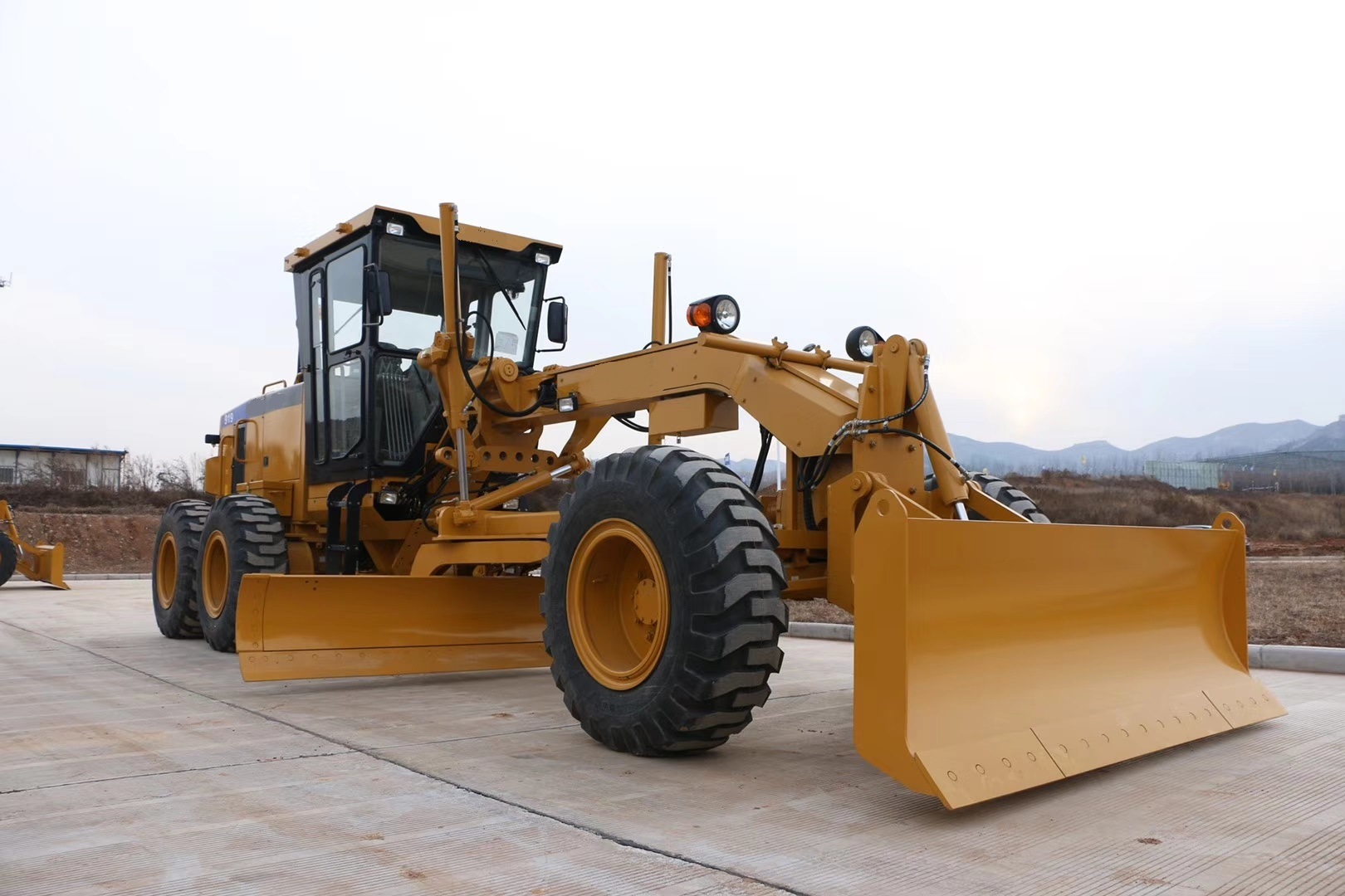 
                Nuovo motorgrader 190 CV originale Sem919
            