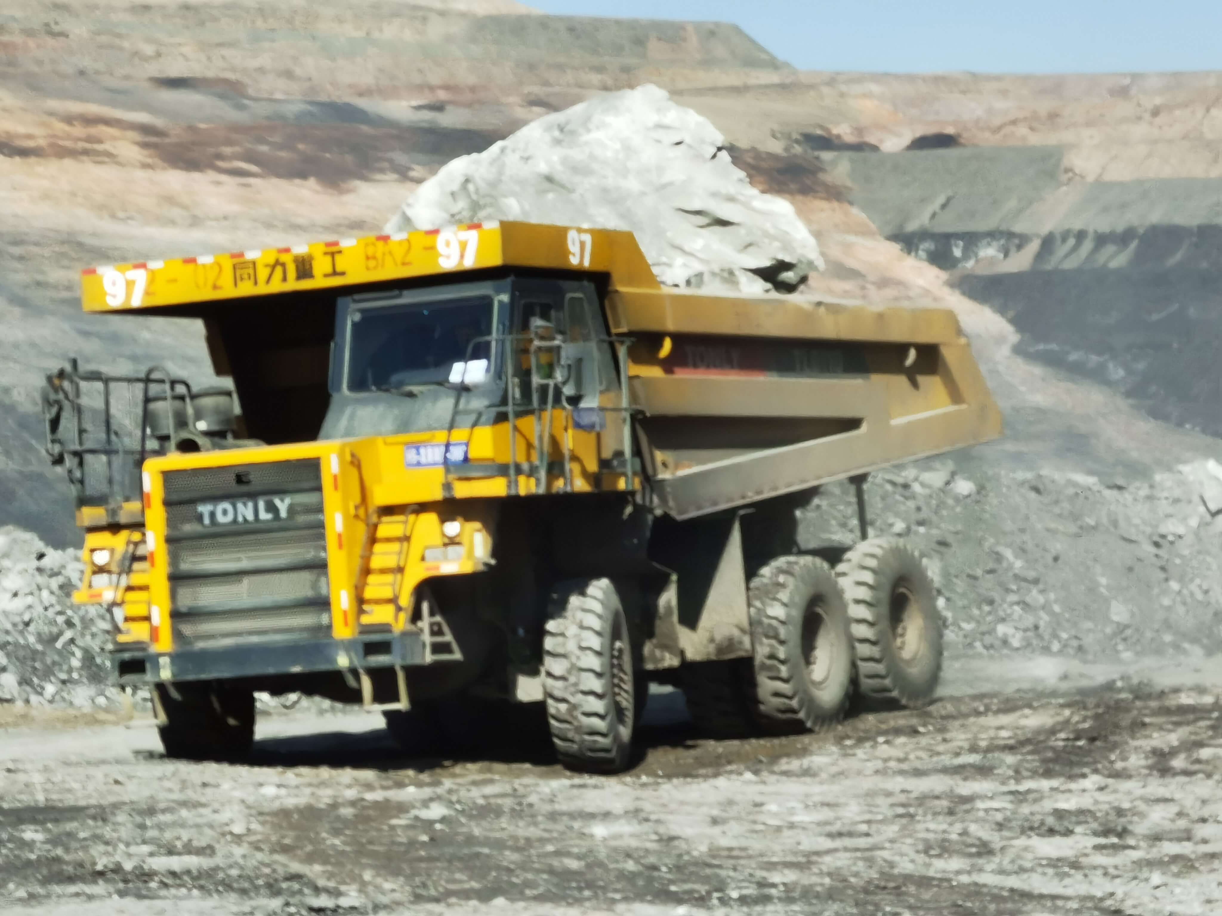 
                Camión volquete rígido de 70 Ton Camión Volquete de minería de datos Tld110b
            