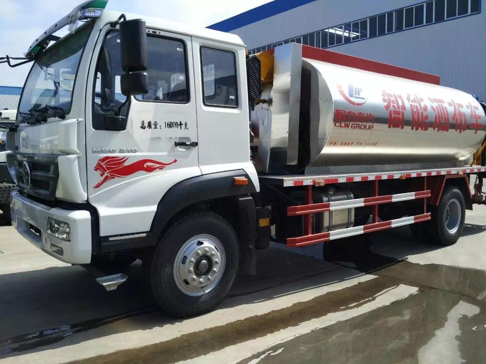 Road Maintenance Vehicle Automatic Asphalt Distributor Truck for Sale