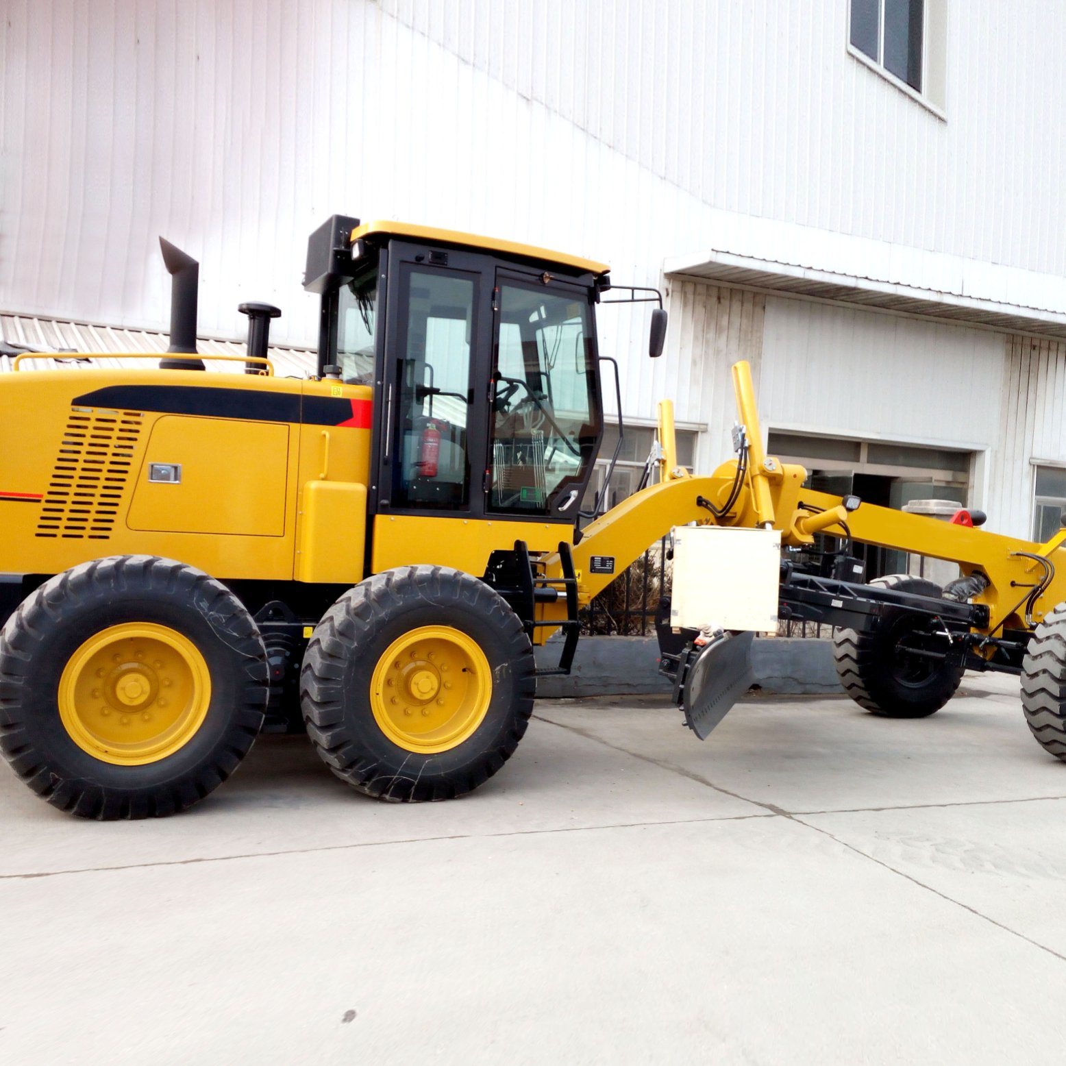 
                Niveladora Gr2405 para motoniveladoras de 240 HP amplamente exportada para a estrada Construction com potência Motor
            