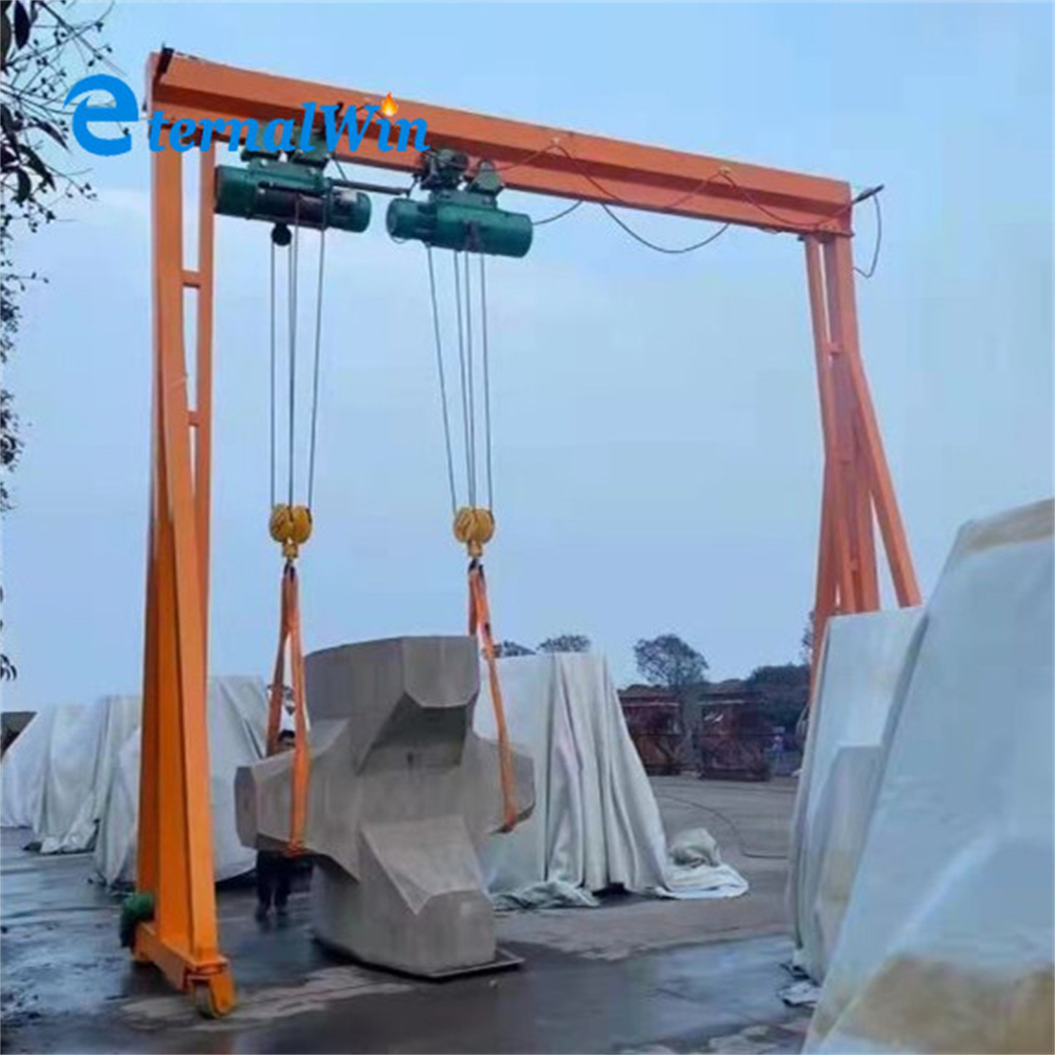 China 
                100kg Portable Aluminium Gantry Crane 1690 mm Foot Span
             supplier