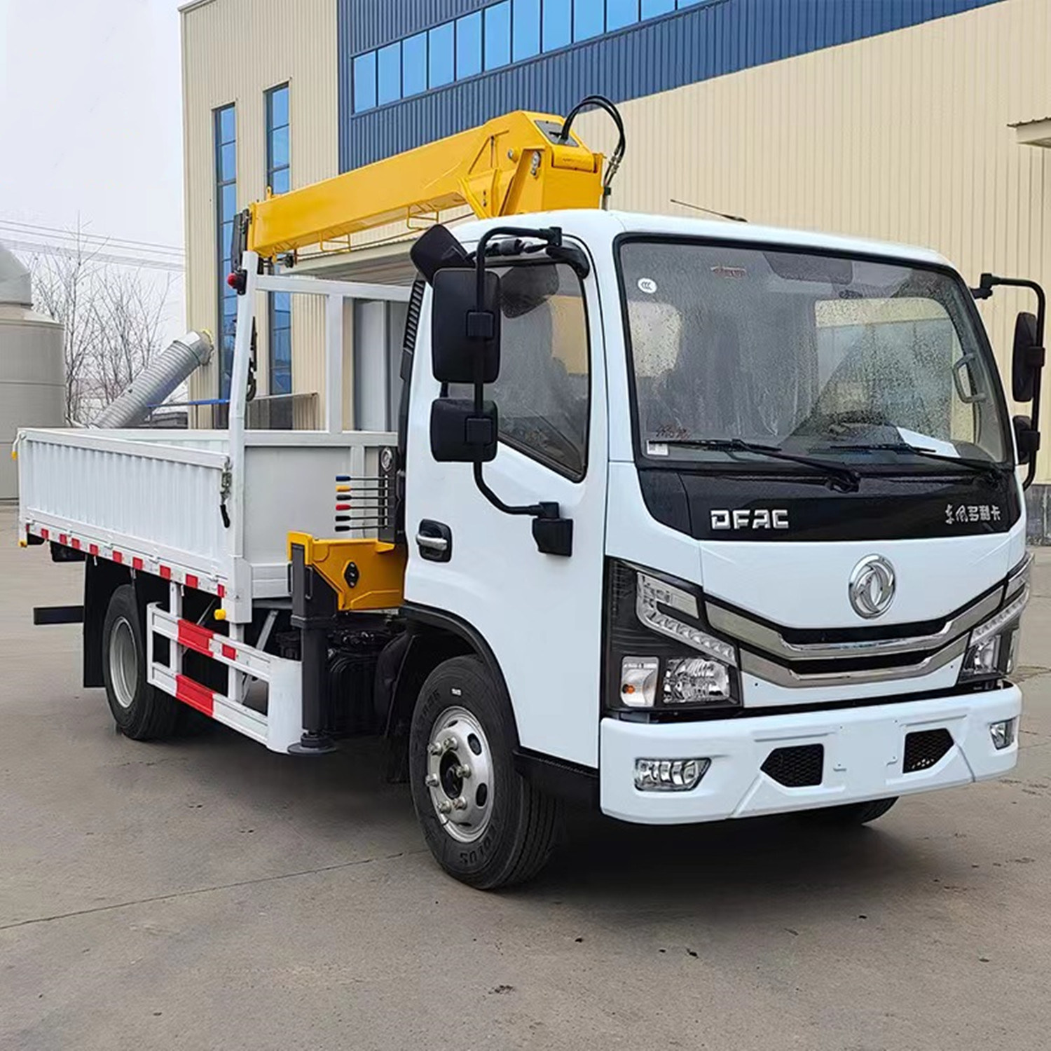 2 – 25 Ton Cargo Truck Crane Vehicle Truck with Hydraulic Lifting Crane for Sale