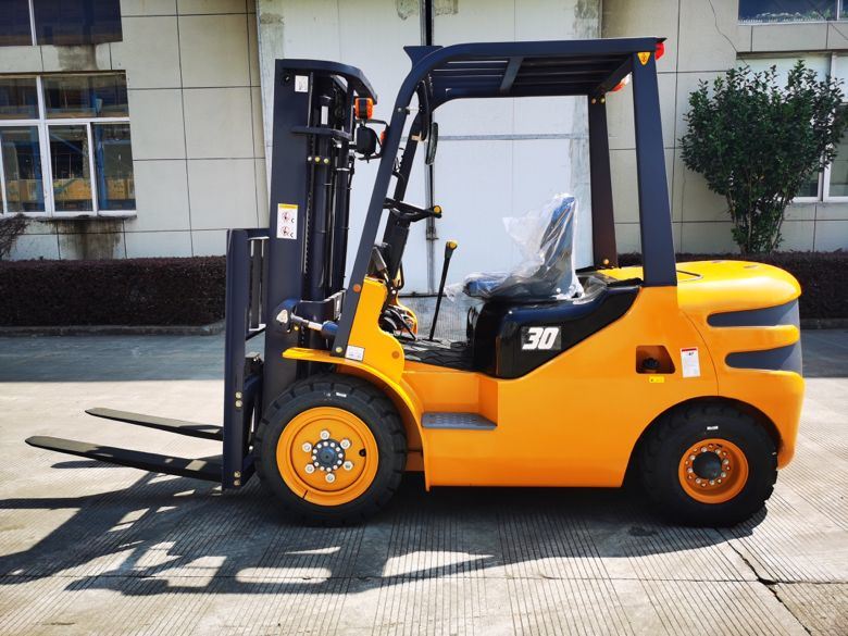 7ton Diesel / LPG Forklift for Concrete Marble Heavy Material Goods Transfer