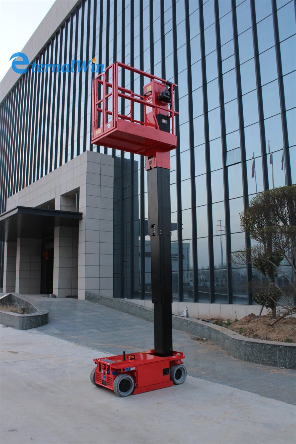 8m 227kg Self-Propelled Single Mast Aluminum Man Lift Table Aerial Work Platform