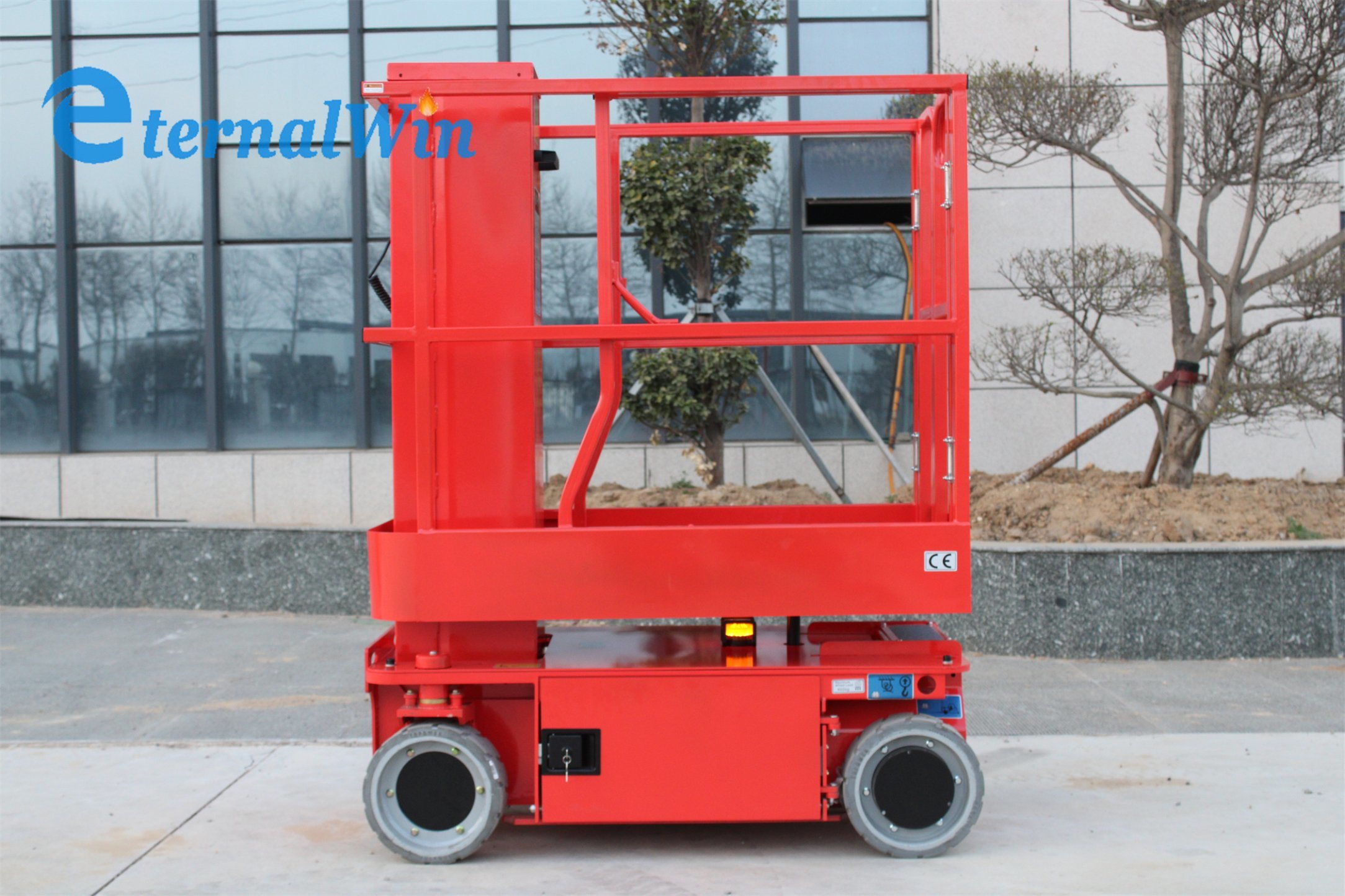 8m Electric Aerial Work Platform Self Propelled Vertical Mast Lift Platform