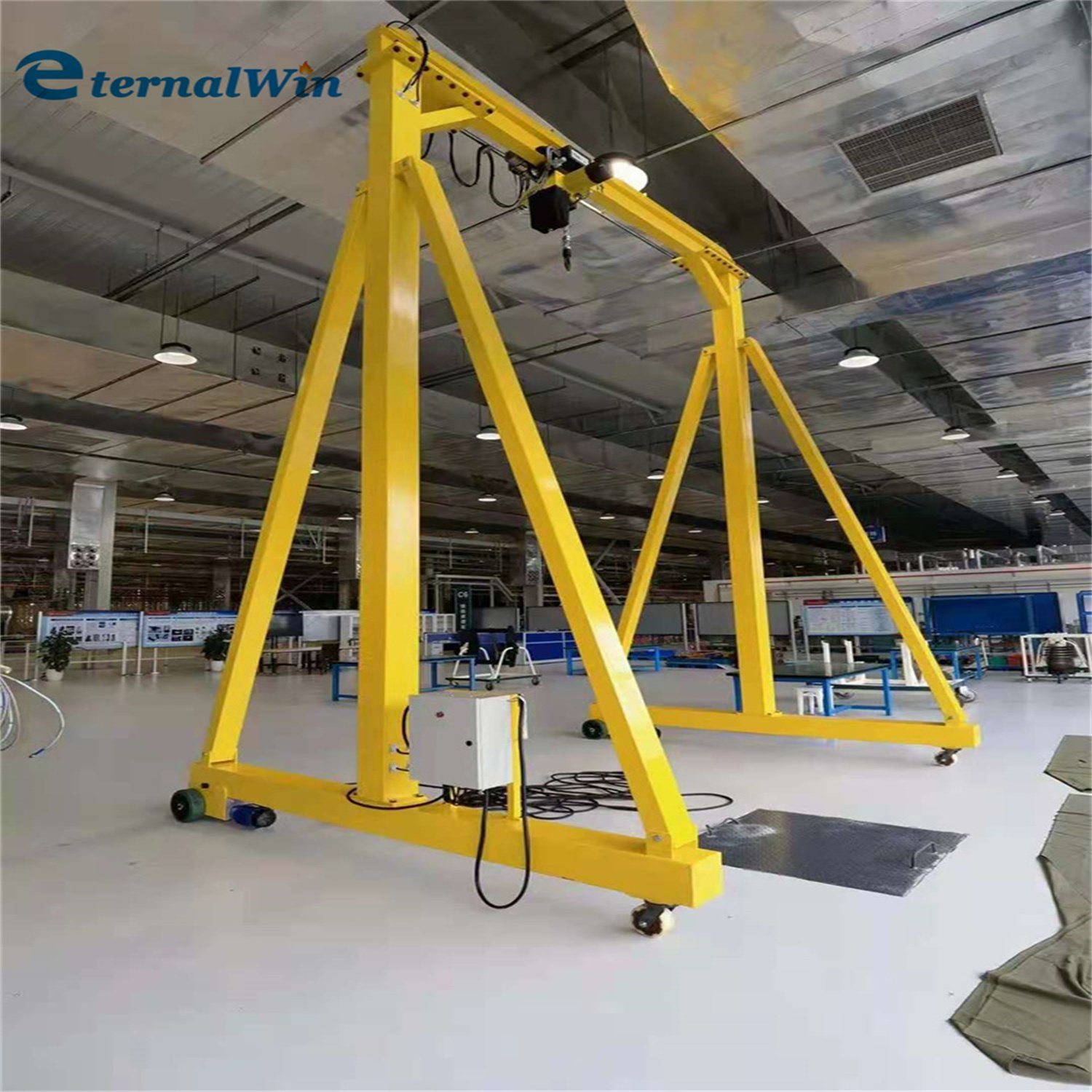 China 
                China Manufacturers Small Crane 2ton Gantry Crane for Sale
             supplier