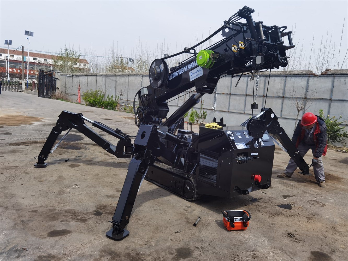 China 
                Dual Powers 5tonne Spider Crawler Crane Petrol and Electric Motor
             supplier