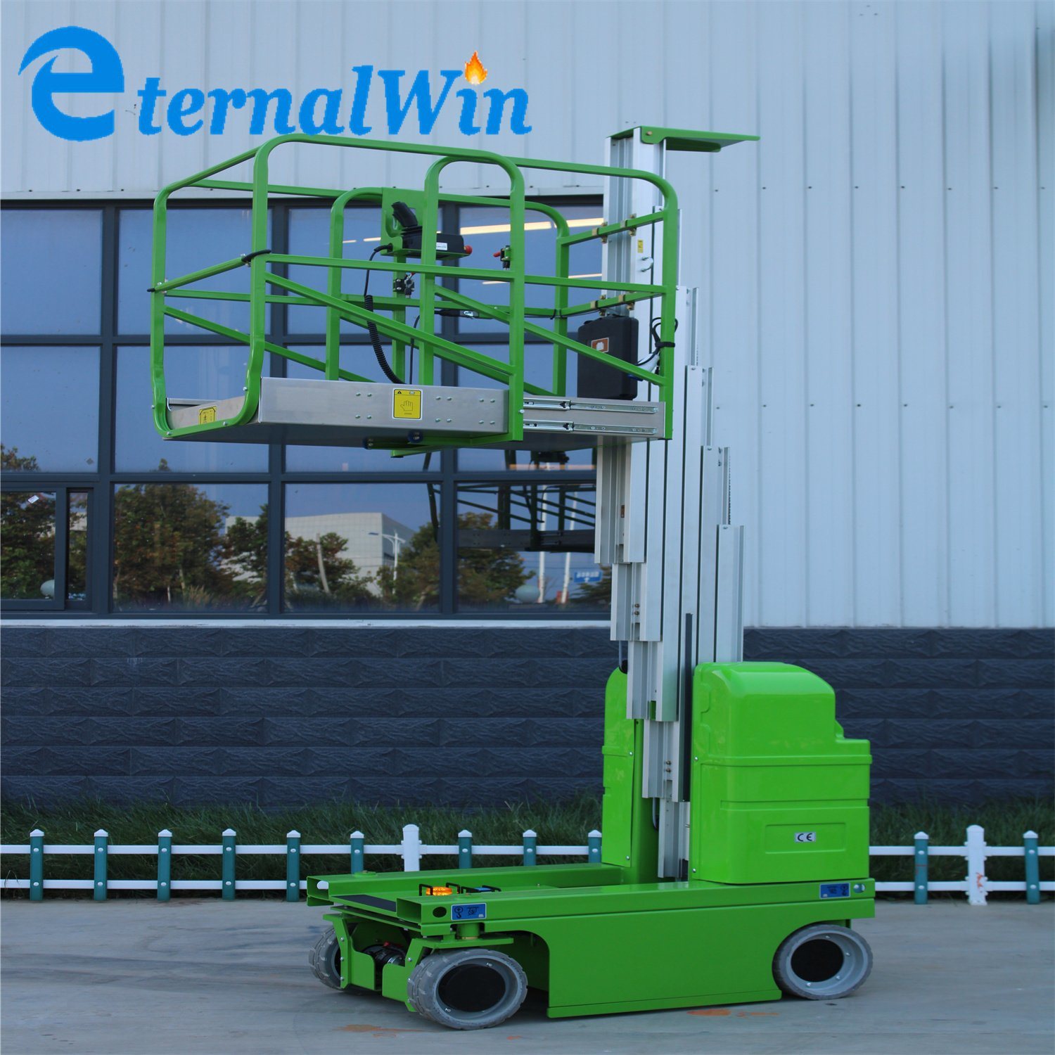 Electric Hydraulic Vertical Single Mast Man Lift Aerial Work Platform