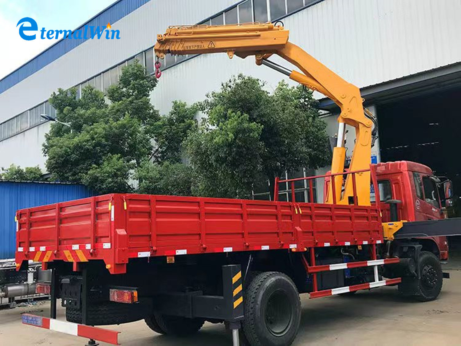 Factory Customized 5-10t China Mobile Knuckle Boom Truck Mounted Crane for Sale