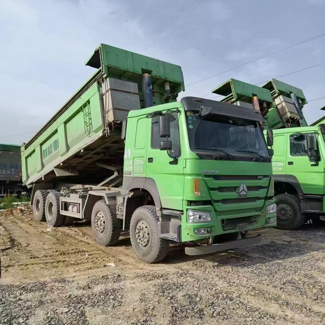 
                Camion à benne basculante HOWO USD/camion à benne basculante Brandnew
            