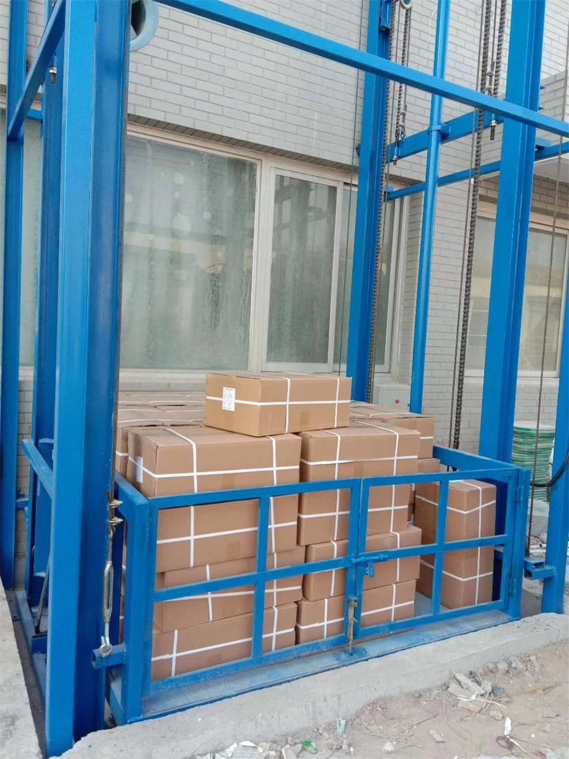 Heavy Duty Vertical Freight Elevator for Lifting Building Construction Materials