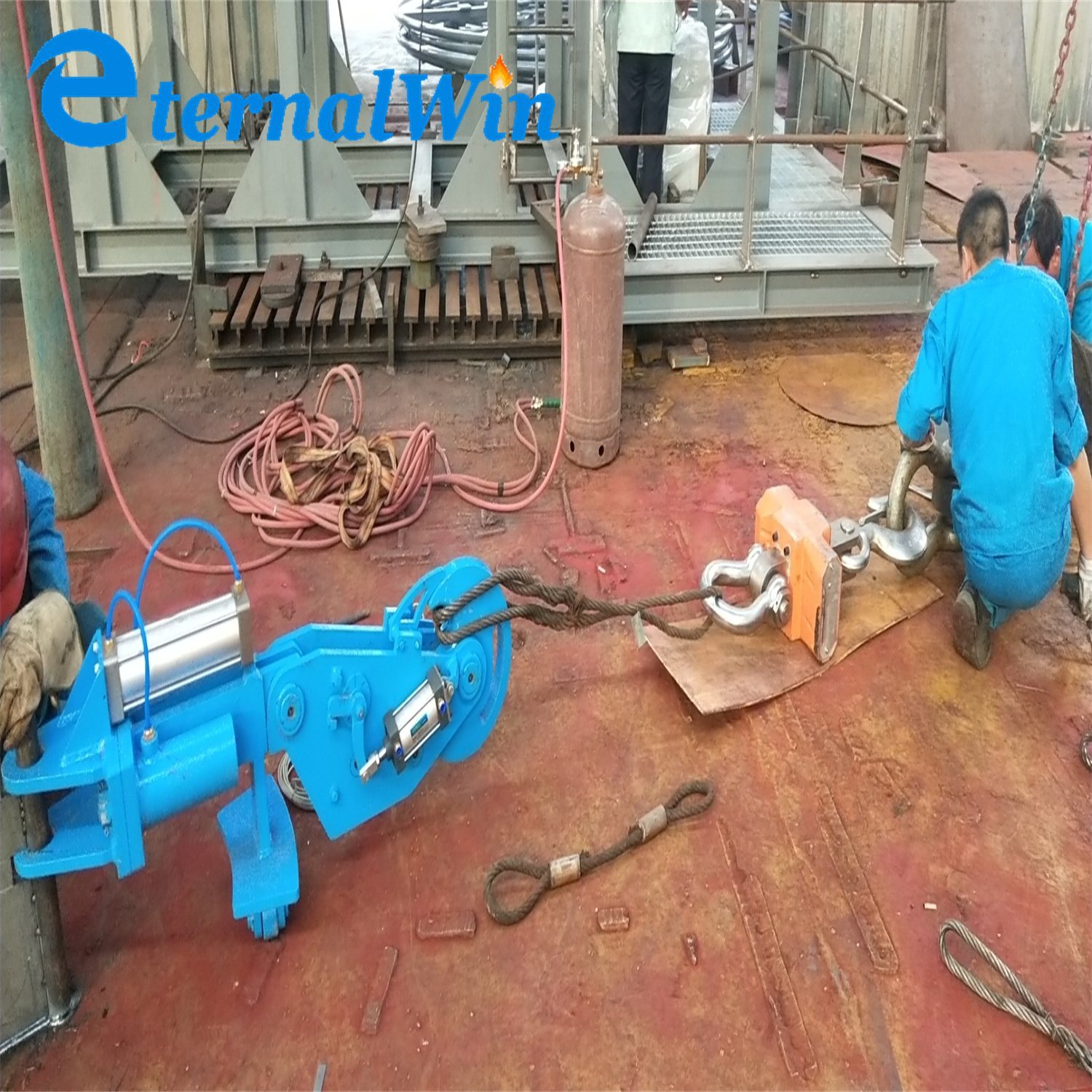 
                Marine Ting Equipment Single Double Triple Marine Dock Pneumatic Quick 배를 위한 모어링 견인 후크 출시
            