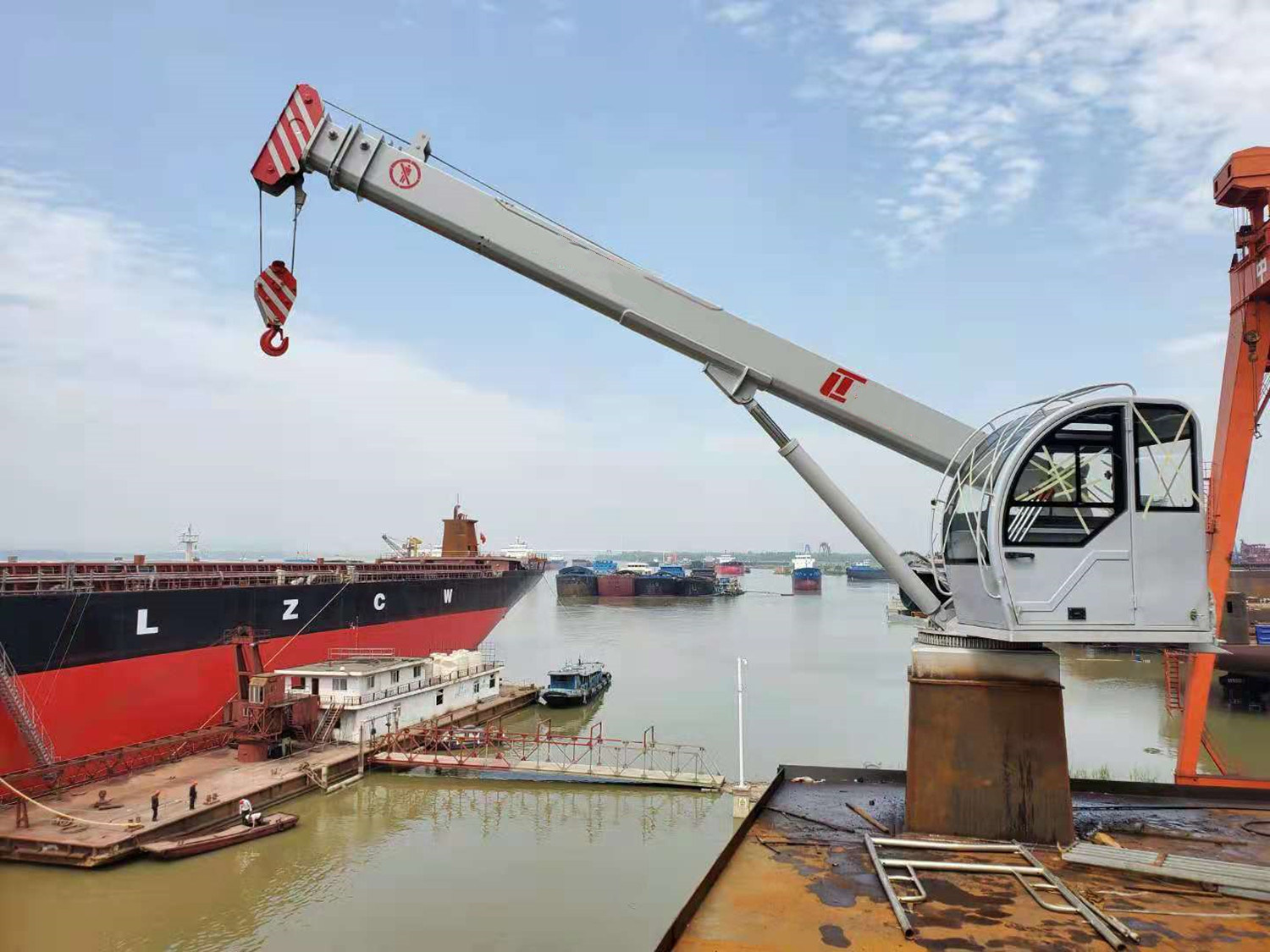 
                Rechte telescooparm Boom Boat Ship Davit Crane makkelijk te bereiken Bedienen voor installatie van scheepsdek
            