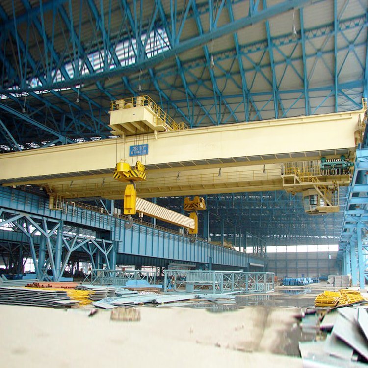 China 
                12.5+12.5 Ton Double Girder Revolving Type Hanging Beam Magnet Electric Overhead Traveling Crane.
             supplier