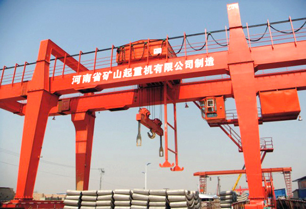 China 
                Dubbele liggers of balken cabine Control Rail reizen Goliath of Gantry-frame kraan
             leverancier