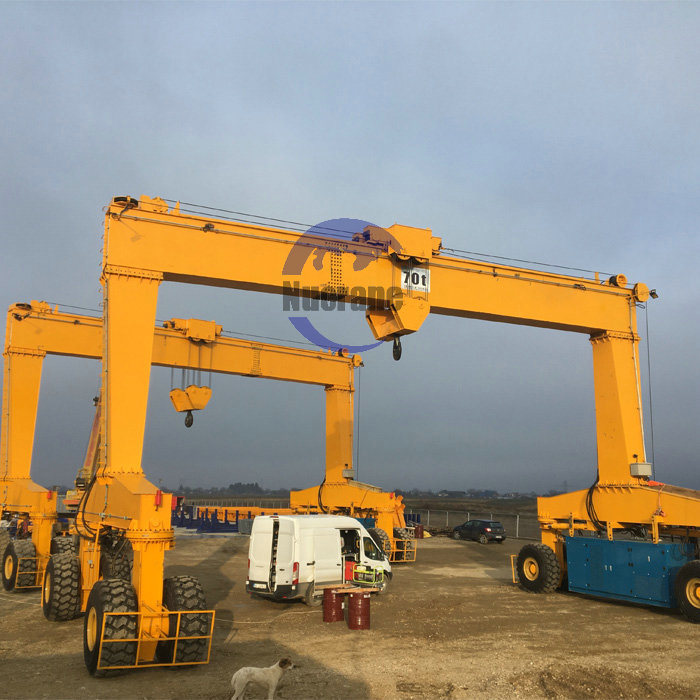 180 Ton Beam Lifting Rubber Tyred Crane Container Carrier Gantry Crane