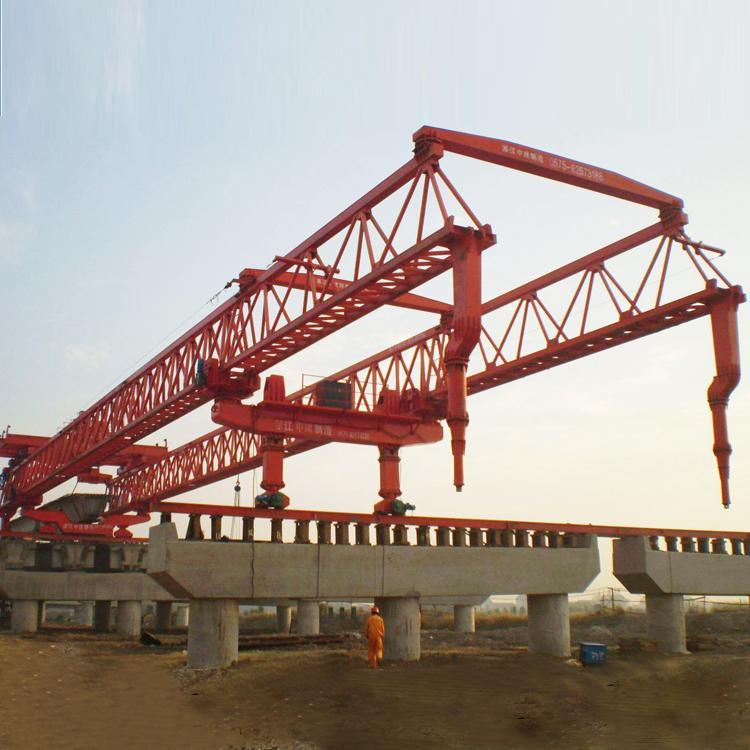 
                200 tonnellate di railway Bridge che lancia la gru Gantry Erezione pneumatica Gru lanciatore
            
