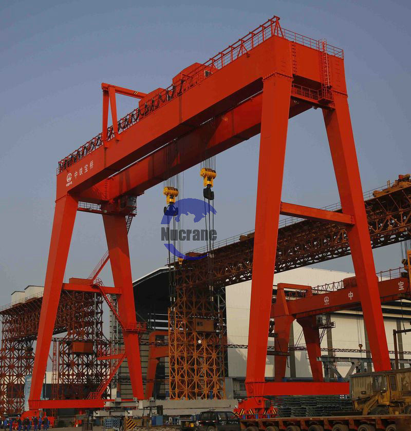 
                250 Ton Rail Mounted Double Girder Gantry Crane with Electric Hoist and Hook
            