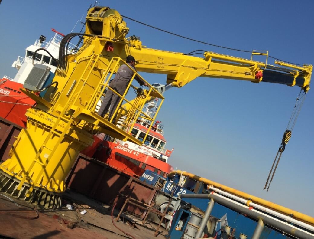 
                hydraulische scheepskraan met telescopische giek, voorziening voor watersportsystemen, 2t/19m
            