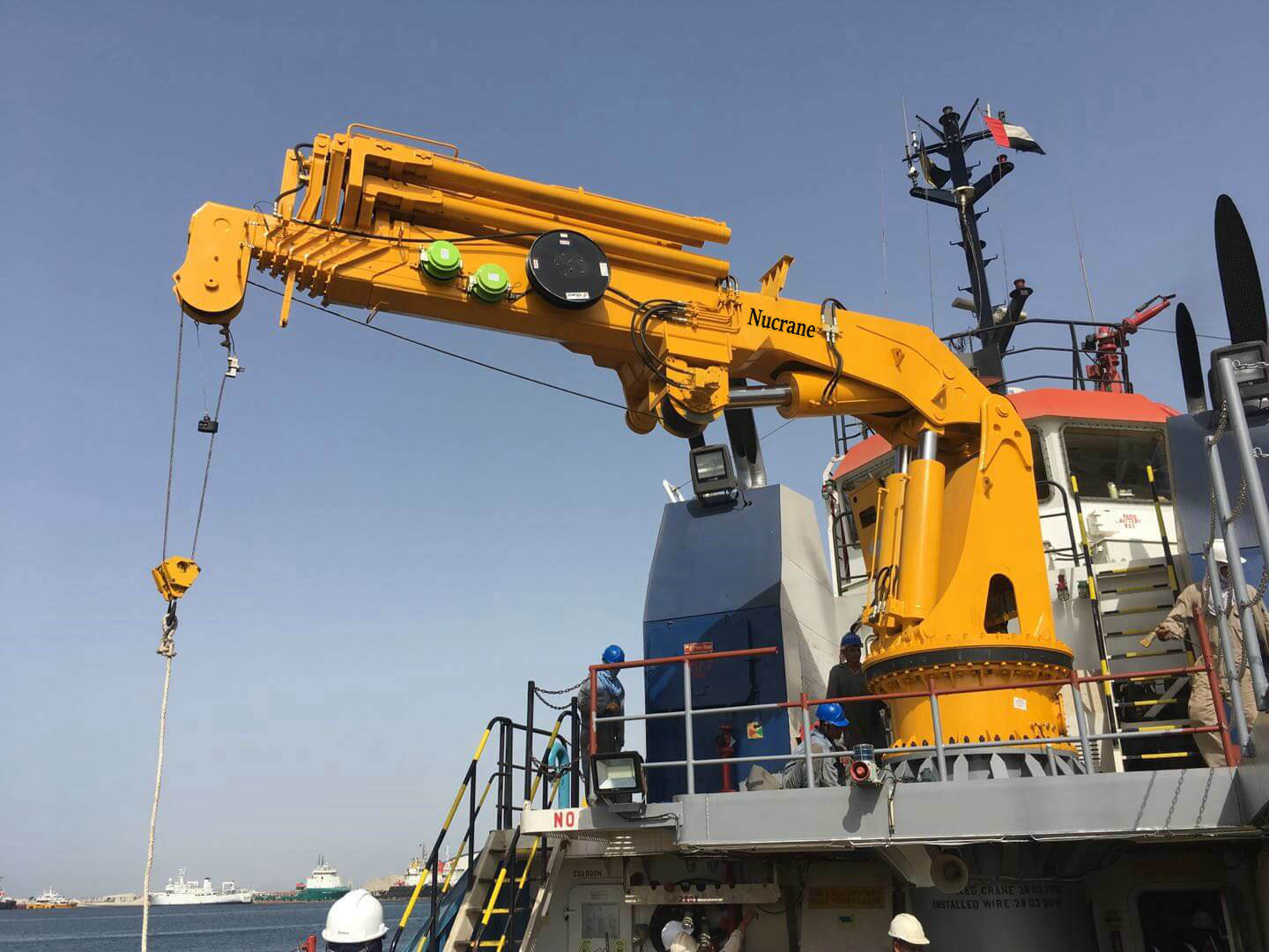 China 
                3t40m Teleskopausleger Jib Kran Hydraulische elektrische Marine Deck Kran
             Lieferant
