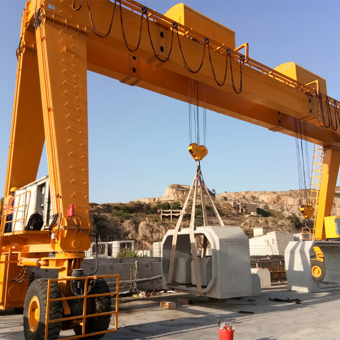 50 Ton Rubber Tyre Gantry Crane Diesel Power Marine Boat Hoist for Small Yacht Handling
