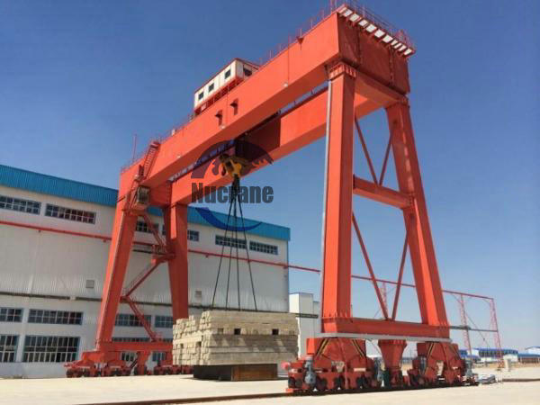 
                500 Ton 800 Ton Heavy Duty Mobile Marine Boat Lift Port Gantry Crane for Sale
            