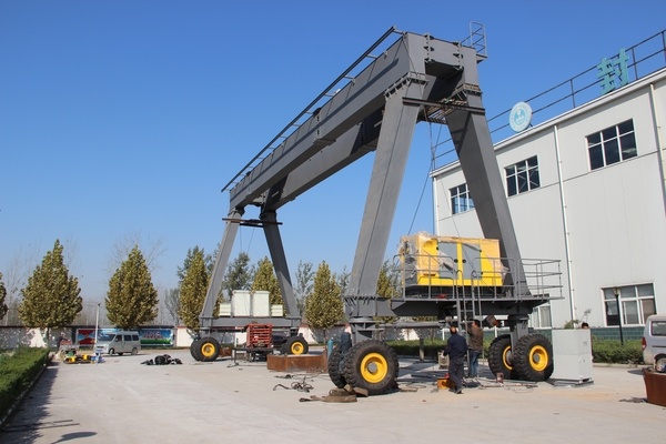 China Double Beam Mobile Hydraulic Rubber Tyre Mounted Gantry Crane