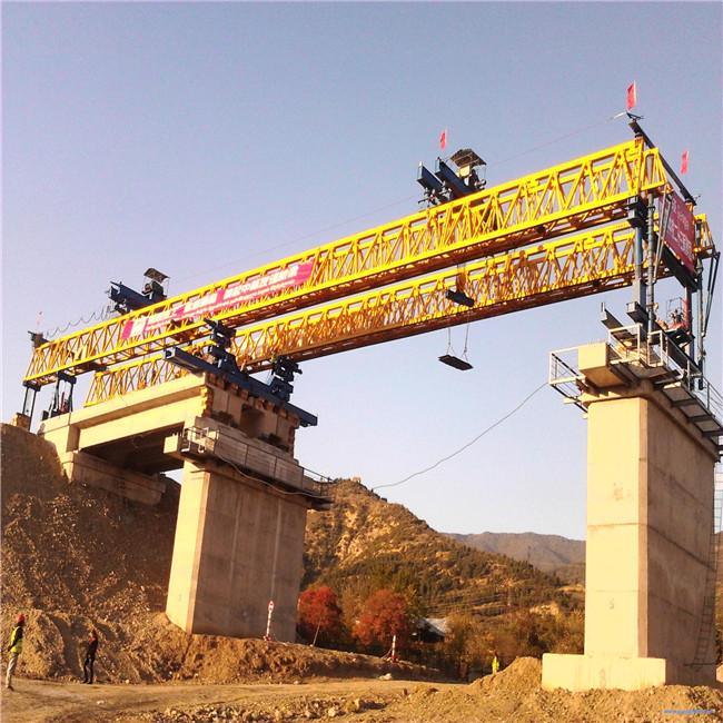 
                Fascio di alta qualità personalizzato che lancia attrezzatura di erezione del ponte di gru del gantry
            