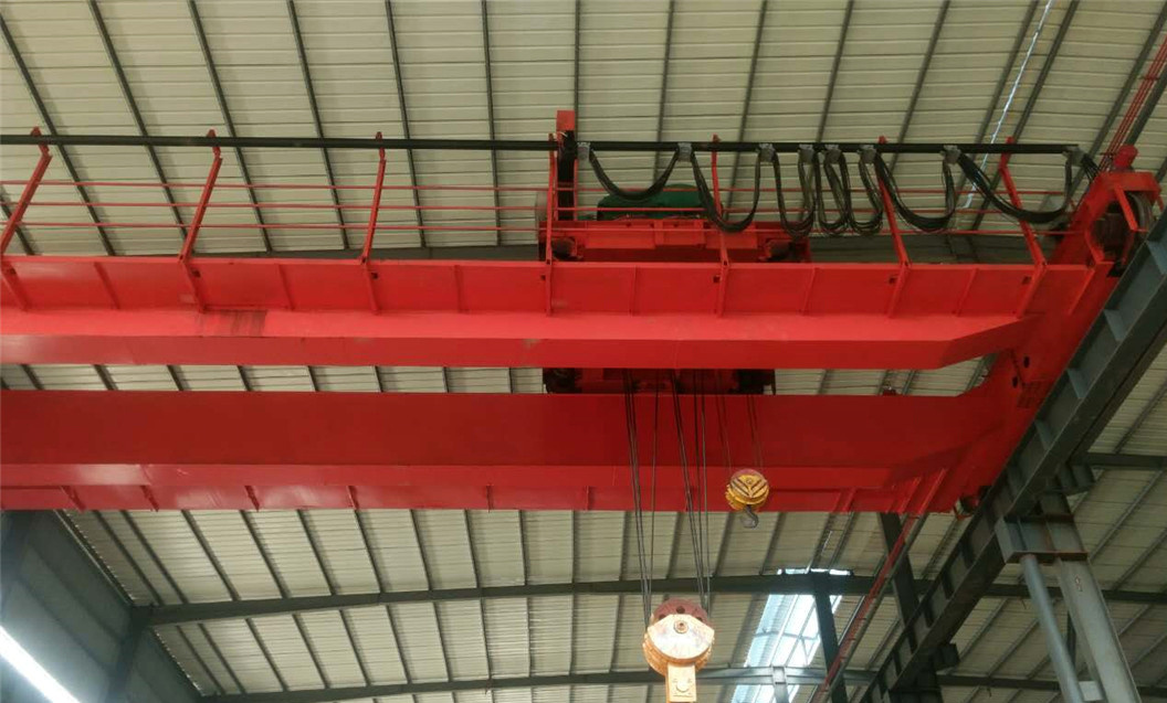 China 
                Customized montado na rampa 75ton Grabage Sobrecarga agarrar uma Ponte Rolante com via
             à venda