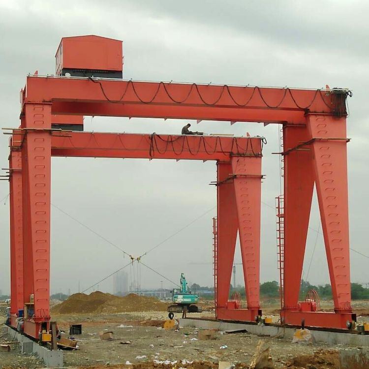 Chine 
                Double poutre conteneur monté sur rail 40 tonnes de grue à portique 50 tonnes
             fournisseur