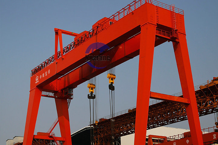 China 
                Dubbele Girder Halfgantry kraan 10 ton 20 ton 32 ton 50 ton
             leverancier