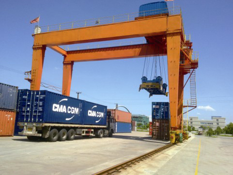 
                Type de rail à double faisceau prix d′usine Grab grue à portique pour la gestion des déchets de godet
            