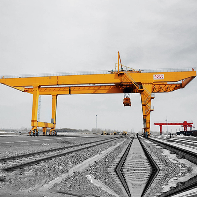 China 
                Hoge efficiëntie 140 ton zwaar uitgevoerde, soepel bewegende gantry-kraan Gebruikte hijscontainer
             te koop