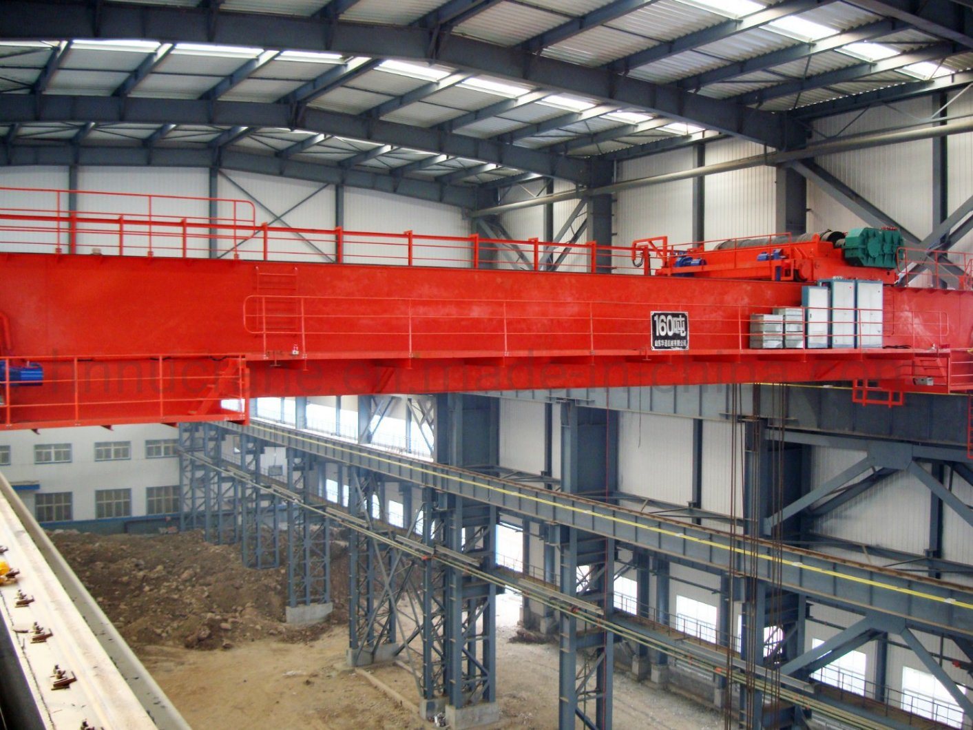 
                El equipo de elevación grúa puente Capacidad de 150 toneladas a 160 ton.
            