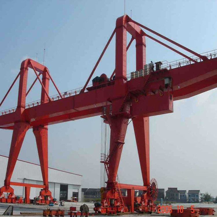 Outdoor Rail Mounted Shipbuilding 200 T Double Girder Beam Industrial Gantry Cranes for Ship Yard Sale