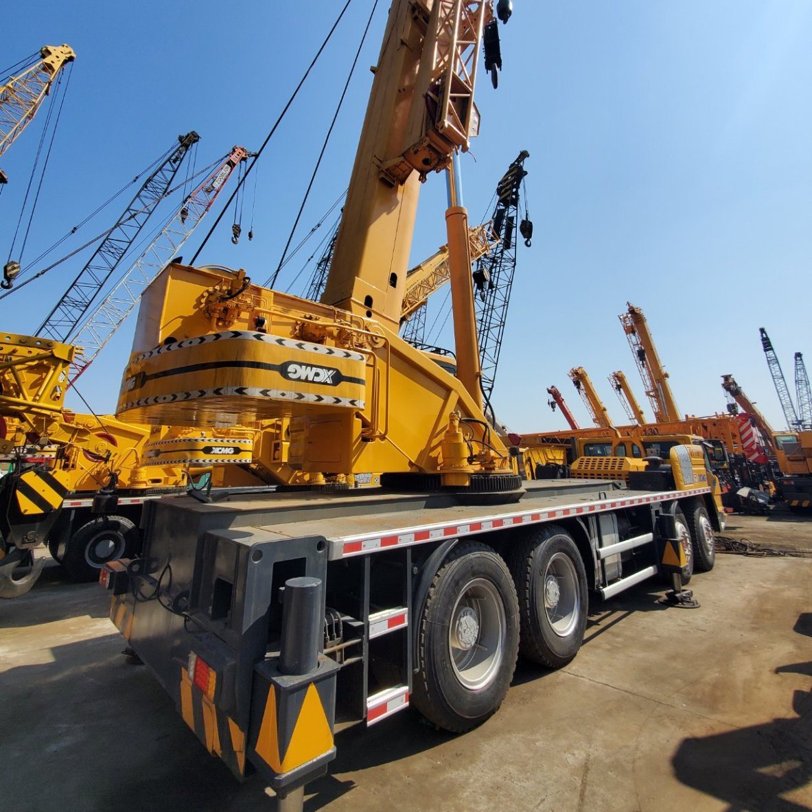 
                China Mobile Truck Crane 50ton usados Grua com bom desempenho para venda
            