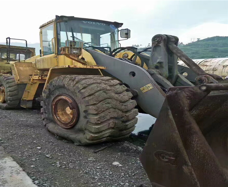 China 
                Old Model Used Volvo L180e Loader Parts for Sale, Cheap Price Original Parts
             supplier