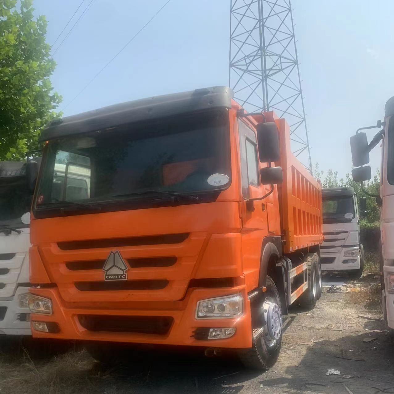 
                Orange Color Used Dump Truck 375HP 371HP 6X4 Truck Tipper with New Box for Sale
            