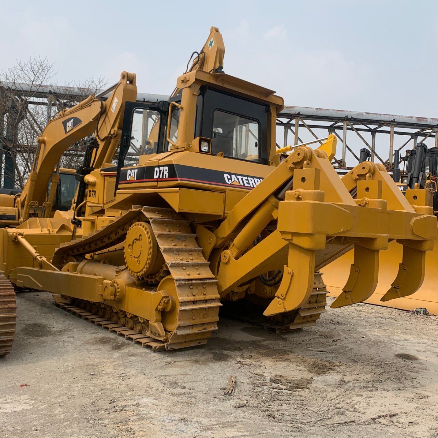 Used Bulldozer Cat D7r Crawler Dozer with Good Bulldozer Price for Sale