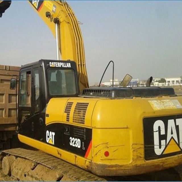 
                Используется Caterpillar гусеничный экскаватор 323D с хорошим мощность двигателя
            