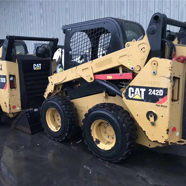 
                Gebrauchter Caterpillar Small Loader 242D Skid Steer Loader, Mini Front Loader Made in Japan
            