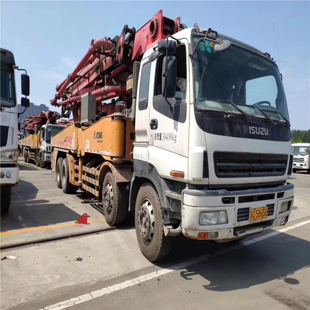 Used Concrete Pump Truck 37m 46m 52m Pump Arm Made in Japan with Good Price for Sale