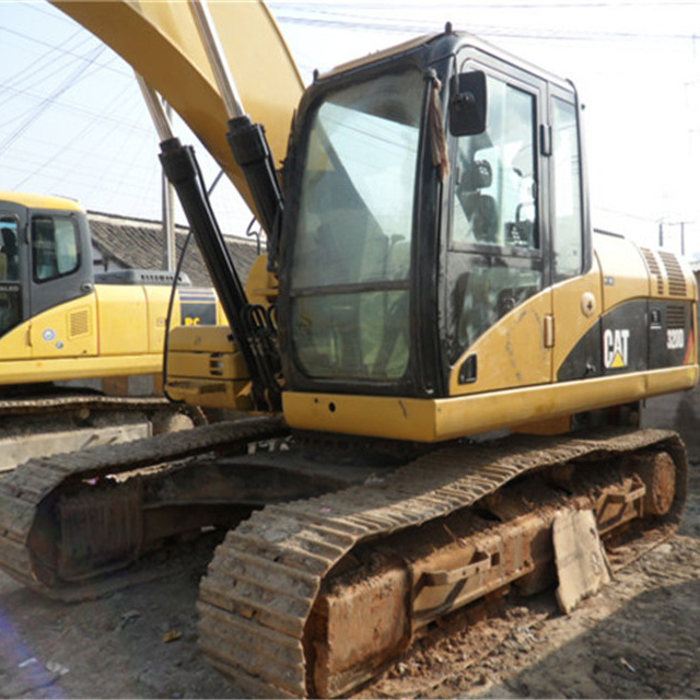 
                Gebruikte graafmachine Cat 320d met Cat motor en goed werkend Voorwaarde
            